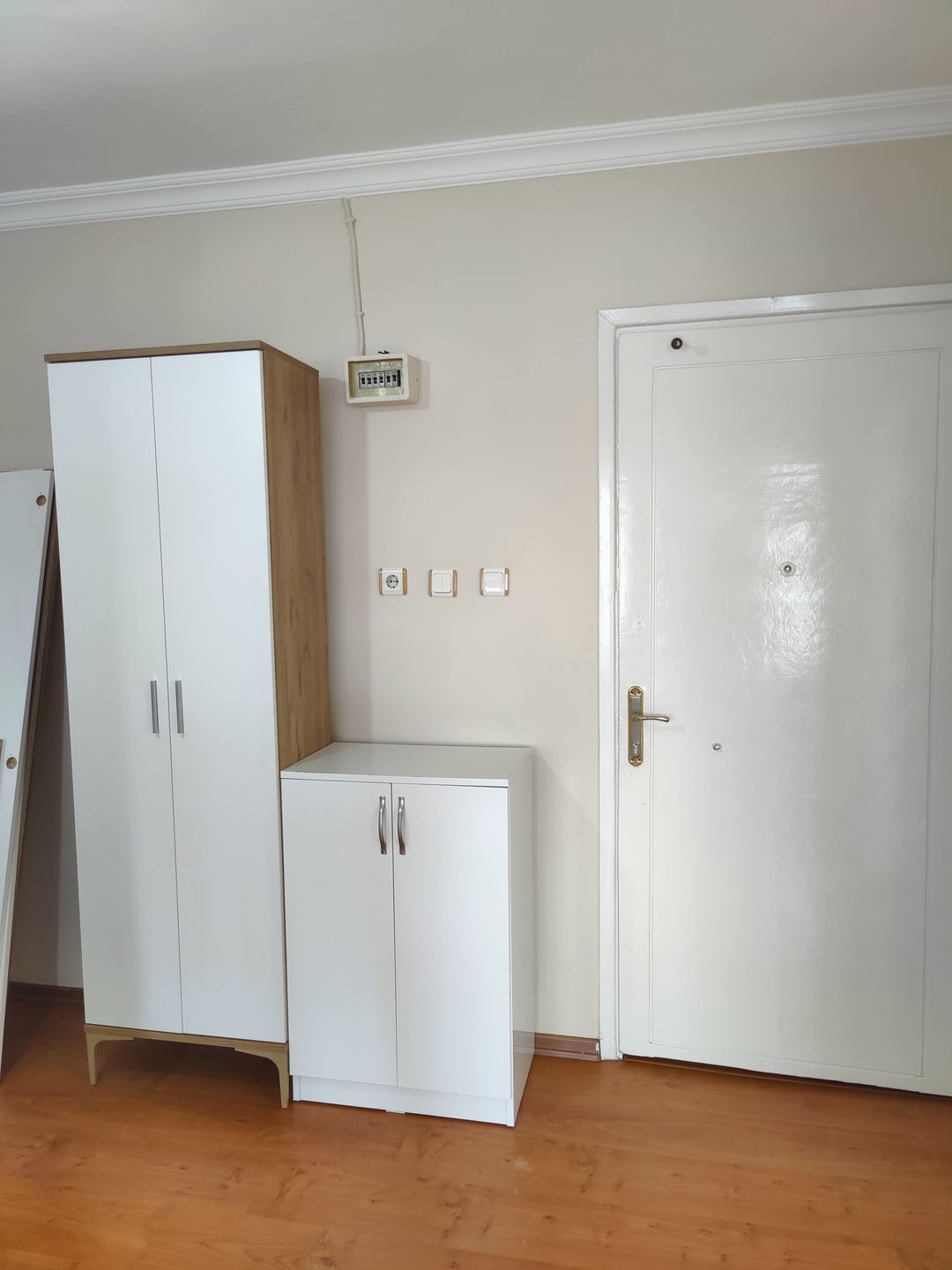 Customer photo review of Rani EA116 Ayakkabılık Portmanto 7 Raflı Çok Amaçlı Dolap Sepet Ceviz - Beyaz