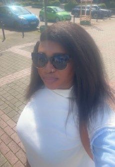 Customer photo review of 4C Edges | Luvwin 180% Density Deep Side Parted Undetectable Lace Glueless Kinky Straight Bob Wig