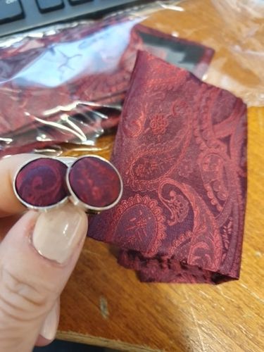 Customer photo review of Fashion Wine Paisley  Tie Pocket Square Cufflinks Set