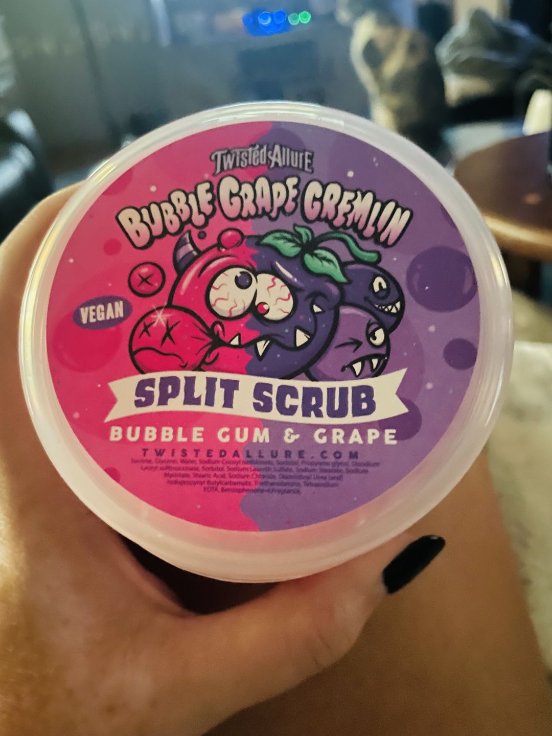 Customer photo review of Bubble Grape Gremlin Split Scrub (Bubble Gum & Grape)