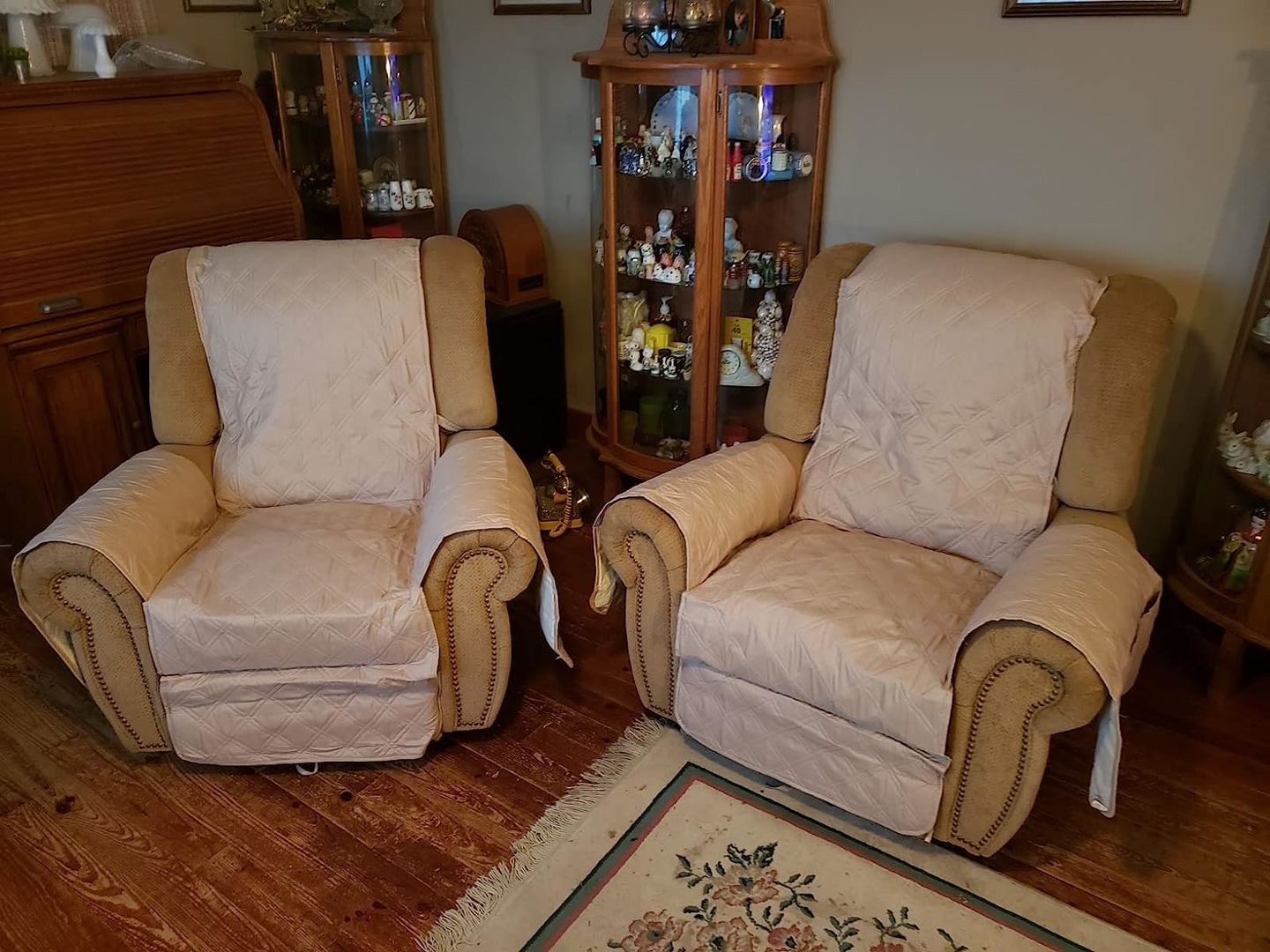Customer photo review of Waterproof Recliner Chair Cover with Double Straps