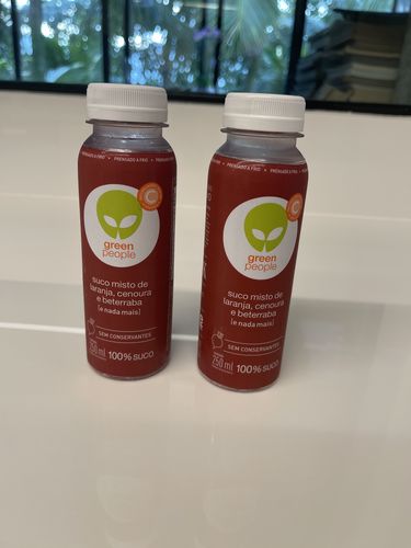 Customer photo review of Kit Sucos de Laranja, Cenoura e Beterraba