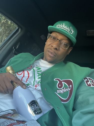 Customer photo review of COOKIES MILE HIGH FLEECE CREWNECK (WHITE)