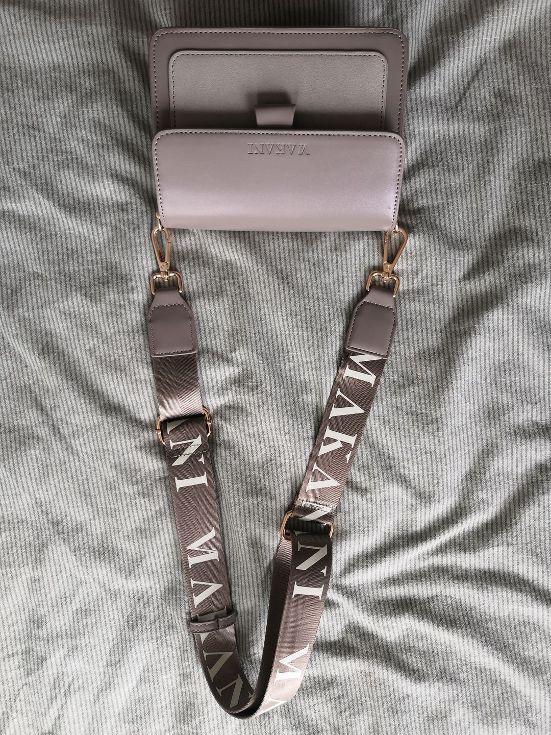 Customer photo review of VALDA - TAUPE
