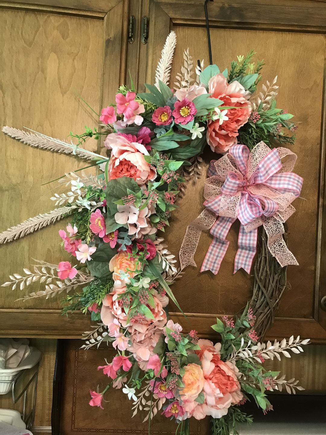 Customer photo review of 18" Oval Grapevine Wreath - DECOE-037
