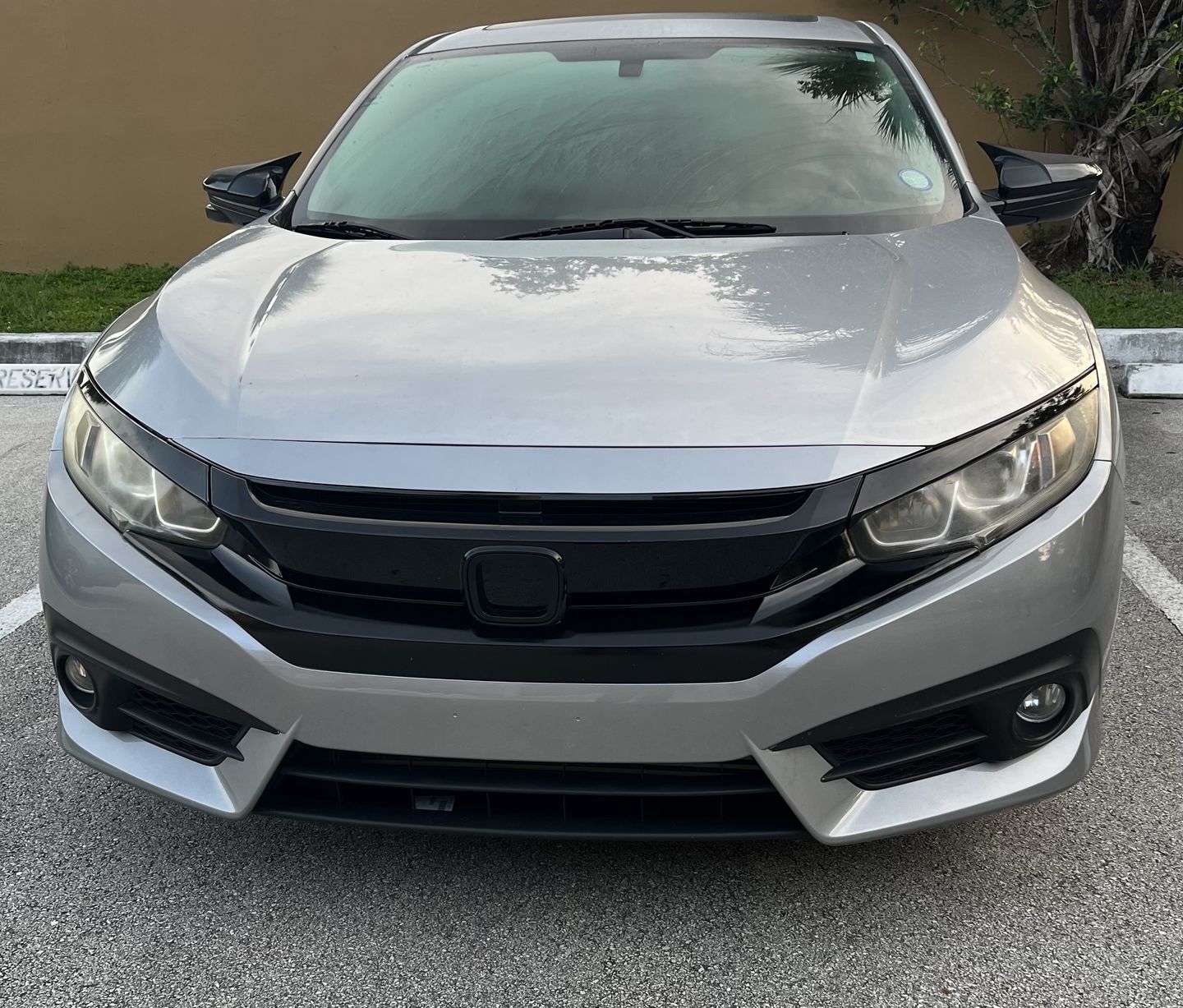 Customer photo review of OEM Grille - Glossy Black for16-18 Honda Civic Sedan/Hatchback