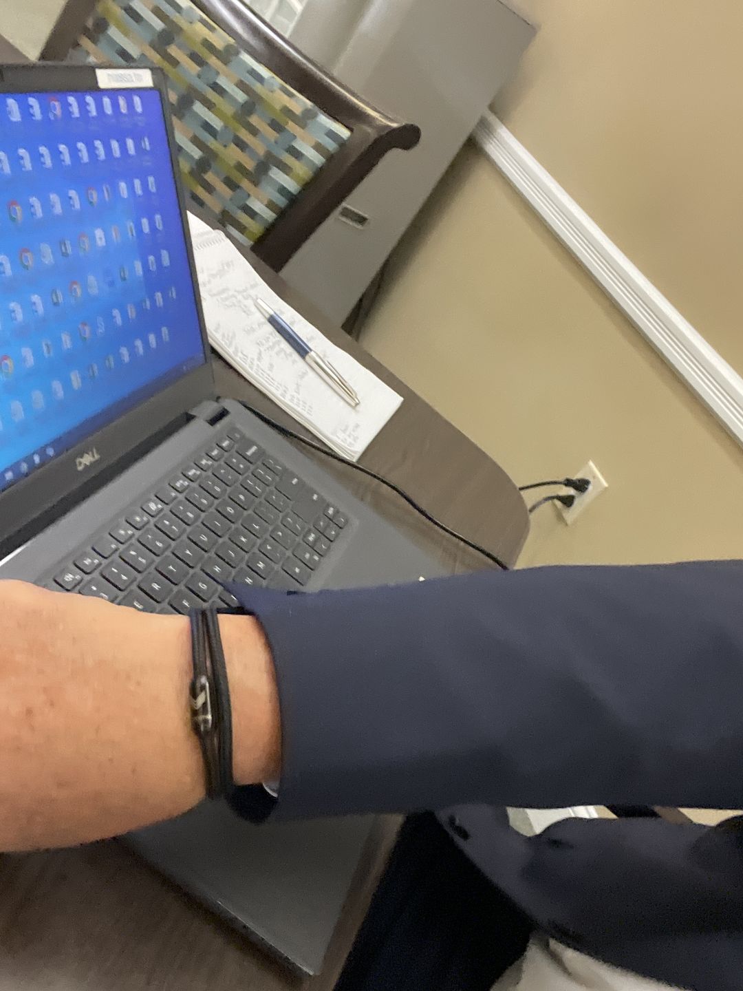 Customer photo review of Vertig Nautical Magnetic Paracord Bracelet Black