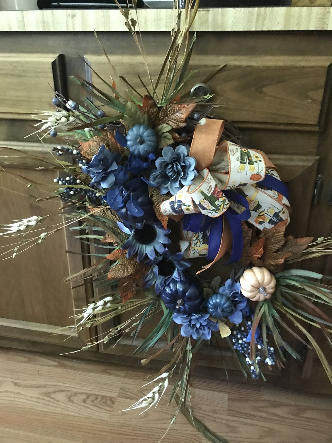 Customer photo review of 14" Oval Grapevine Wreath - DECOE-033