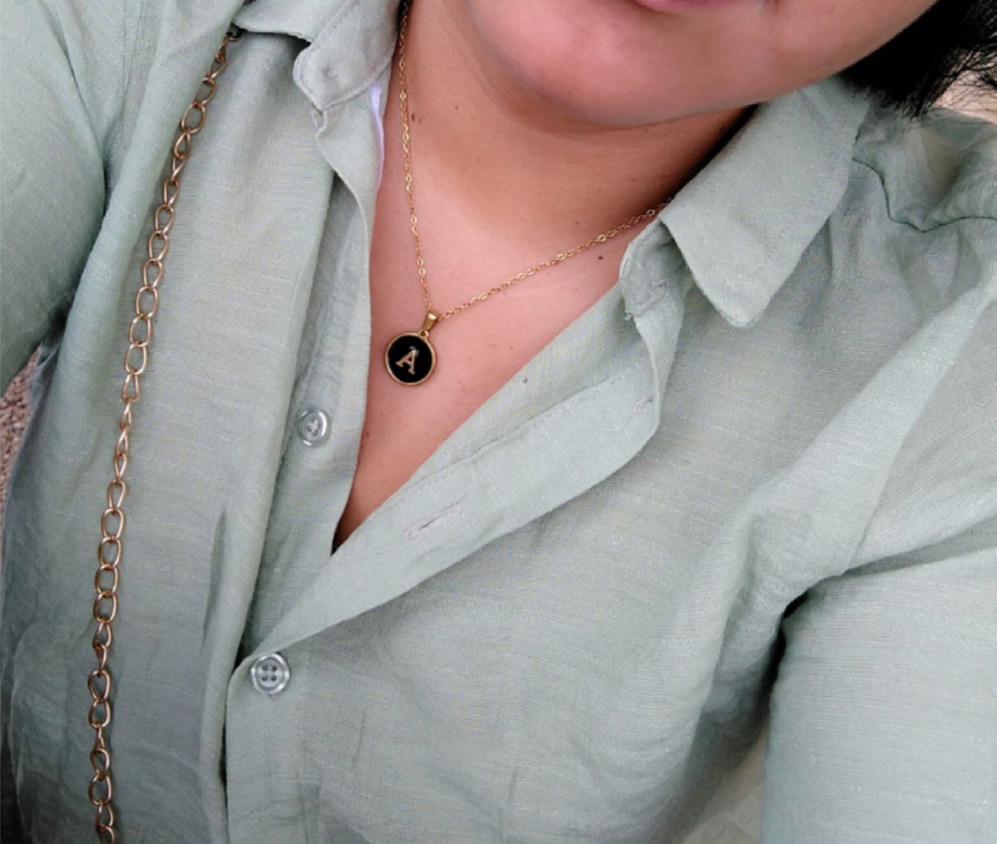Customer photo review of Collar Inicial Negra