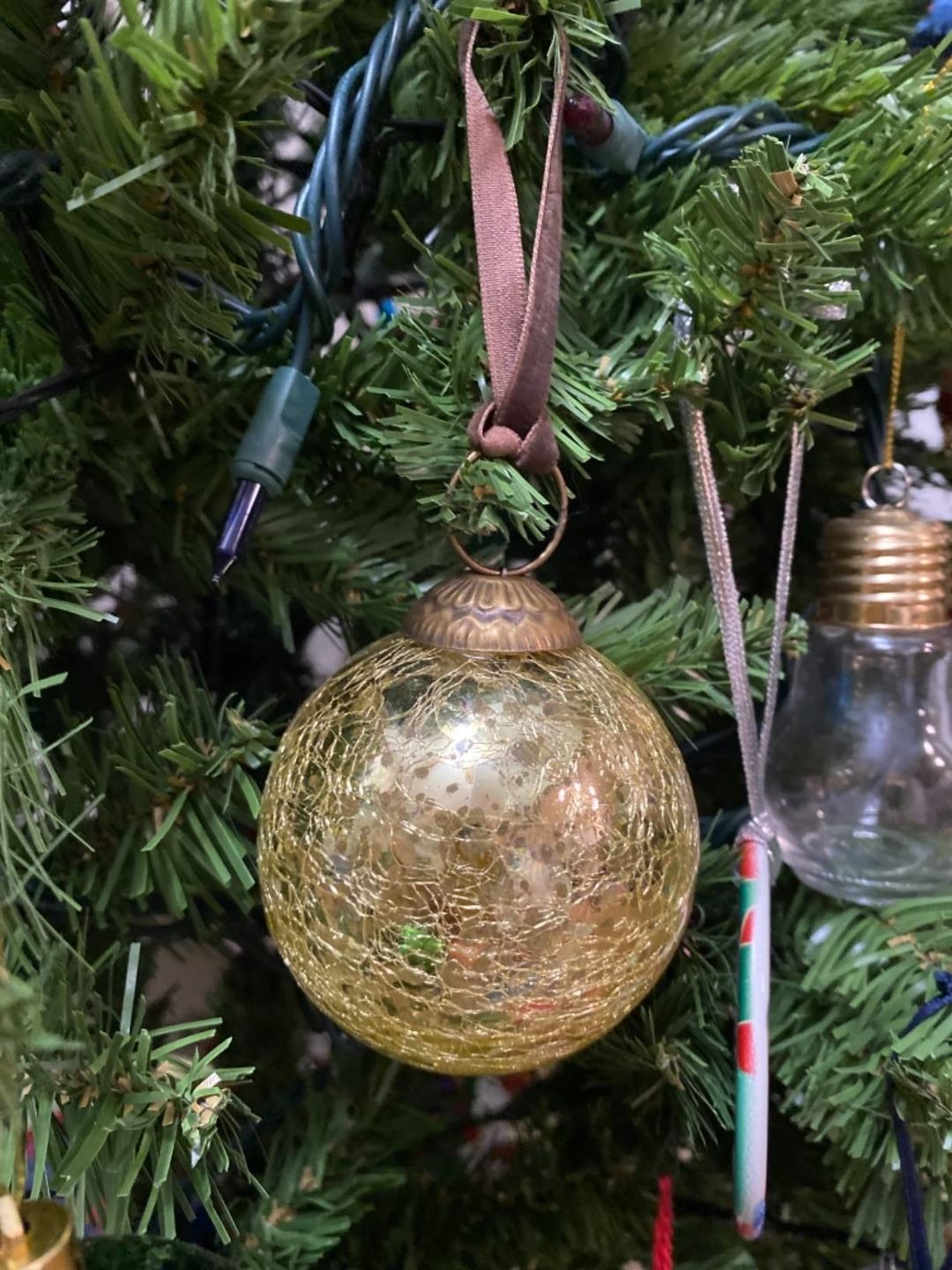 Customer photo review of Set of 4 Gold Mercury Glass Ornaments (3.15 Inch Vintage Crackle Ball) - Perfect for Christmas Tree, Hanging Holiday Decoration, Gifts & Home Decor