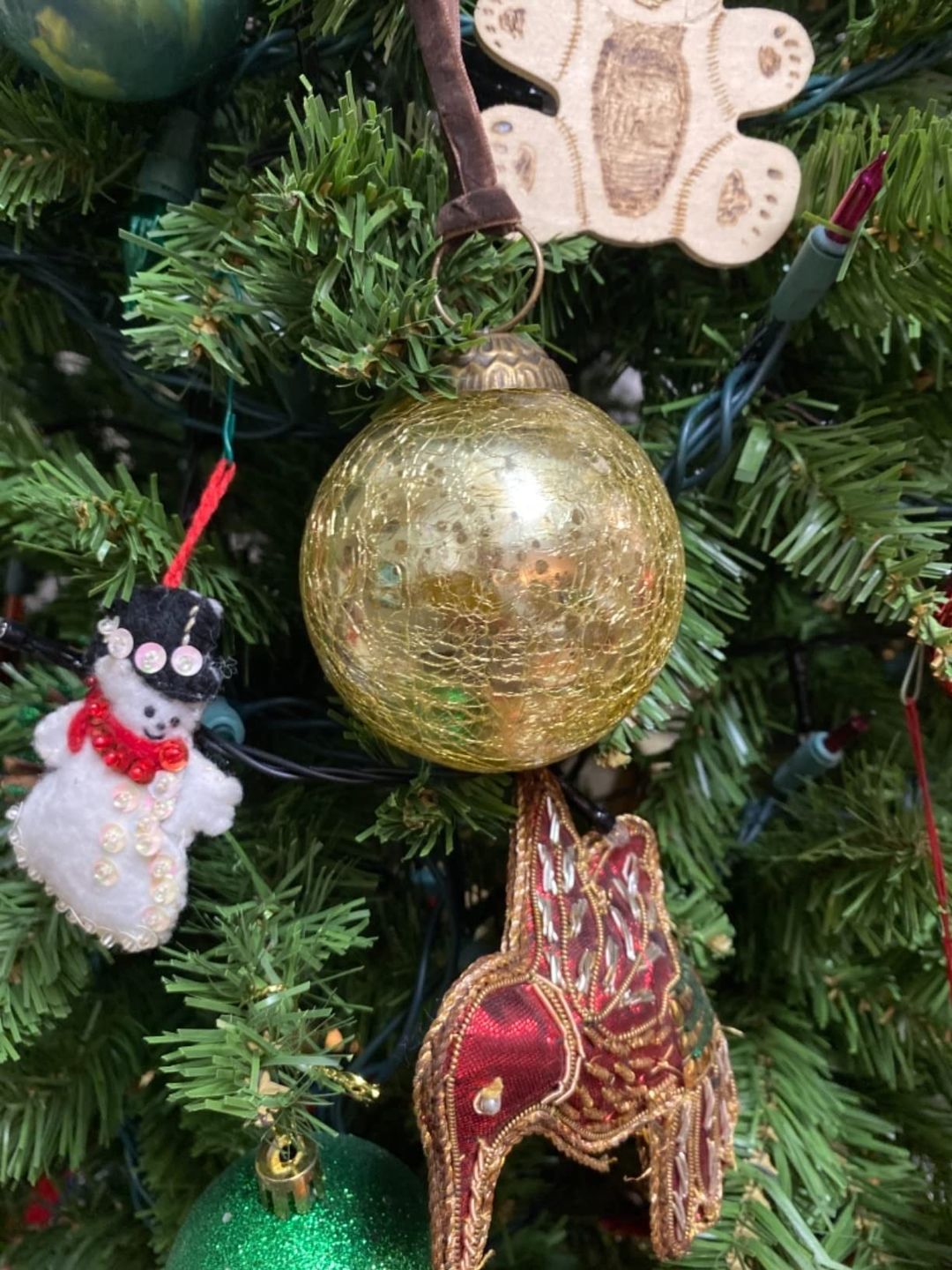 Customer photo review of Set of 4 Gold Mercury Glass Ornaments (3.15 Inch Vintage Crackle Ball) - Perfect for Christmas Tree, Hanging Holiday Decoration, Gifts & Home Decor