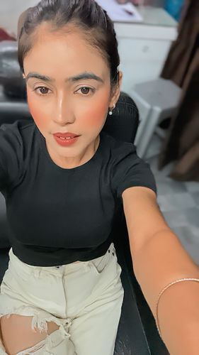 Customer photo review of 3D Blush & Highlighter