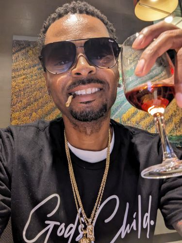 Customer photo review of Big Signature Tee " Black & White "