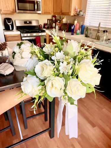 Customer photo review of Bulk 11" Artificial Bridal Tossing Bouquets Wholesale