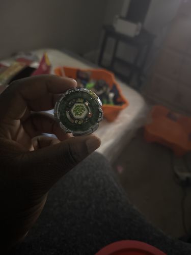 Customer photo review of Takara Tomy Fang Leone Beyblade BB-106 (130W2D) Metal Fury - With Launcher