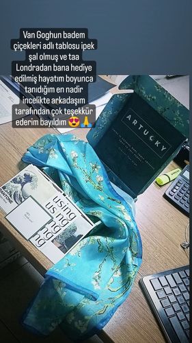 Customer photo review of Van Gogh Almond Blossom Badem Çiçekleri Tasarım Tablo Fular
