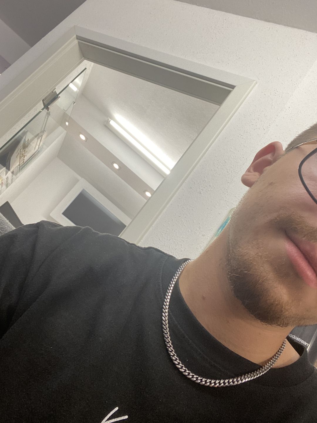 Customer photo review of CLEAN CUBANA CHAIN. - 6MM WHITE GOLD