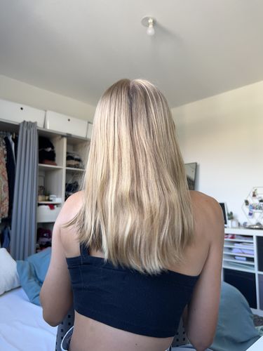 Customer photo review of OFFRE SOLDES D'ÉTÉ - RUPTURE DE STOCK - Notre soin éclaircissant pour des cheveux rayonnants en moins de 5 minutes