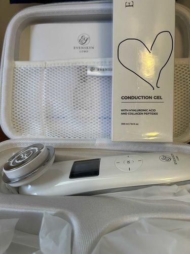 Customer photo review of EvenSkyn® Lumo: Premium Anti-Aging & Skin Tightening Handset
