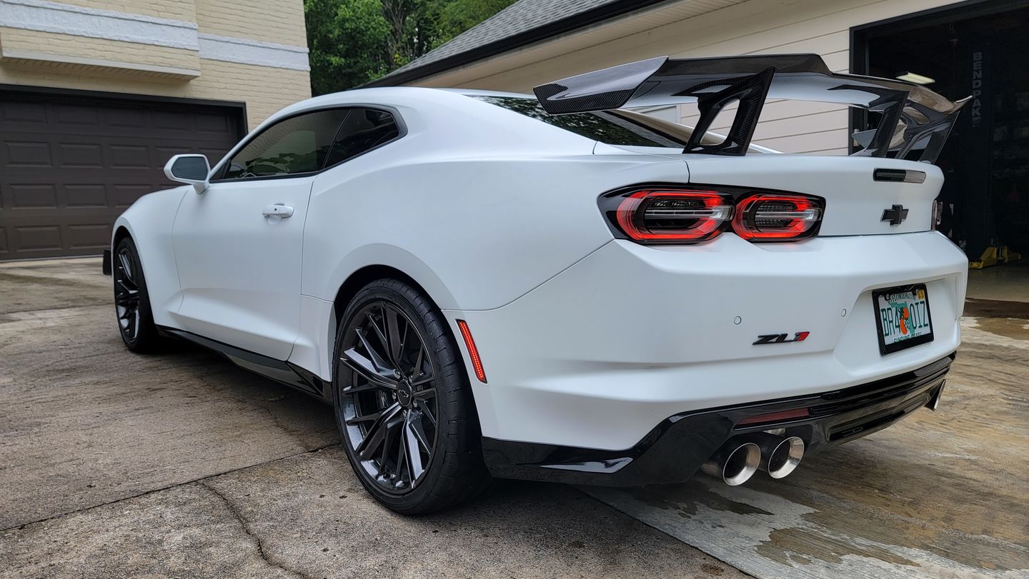 Customer photo review of 2016-2024 Chevy Camaro ZL1 1LE Full Carbon Fiber 1pc Rear Spoiler