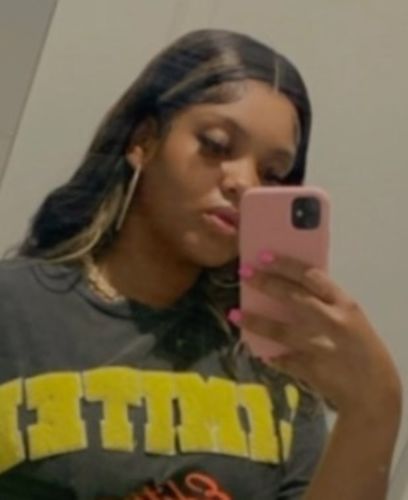 Customer photo review of Luvwin 180% Density Popular Highlight HD Lace Frontal Body Wave Wig