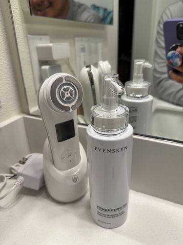Customer photo review of EvenSkyn® Lumo: Premium Anti-Aging & Skin Tightening Handset