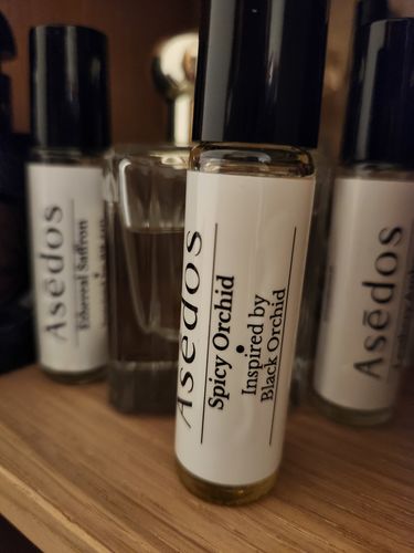 Customer photo review of SPICY ORCHID PERFUME OIL
