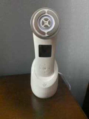 Customer photo review of EvenSkyn® Lumo: Premium Anti-Aging & Skin Tightening Handset