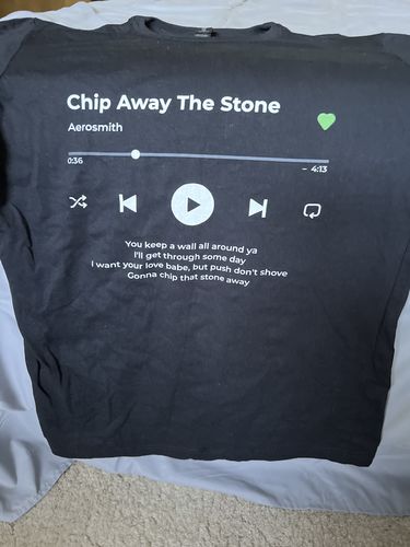Customer photo review of Your Favorite Song T-Shirt Music Player