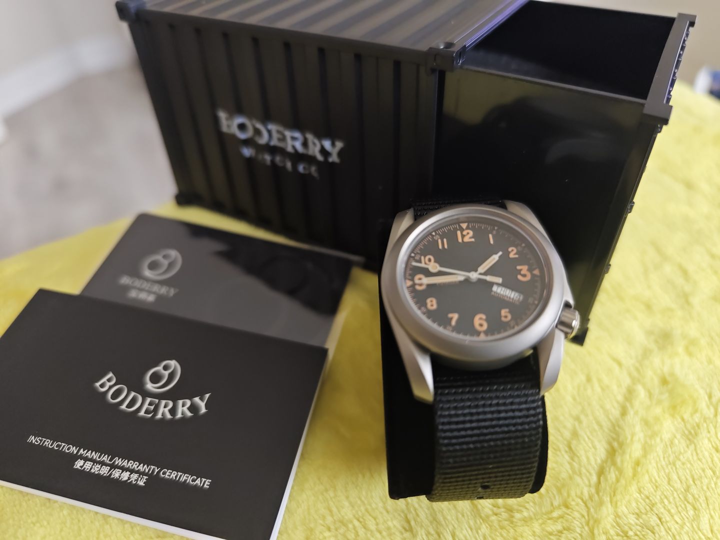 Customer photo review of VOYAGER - 100M Waterproof Titanium Automatic Field Watch | Volcanic Gray-Day,Date