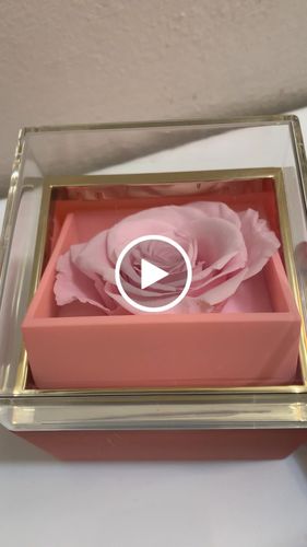 Customer video review of Eternal Rose Box - W/ Engraved Necklace & Real Rose.