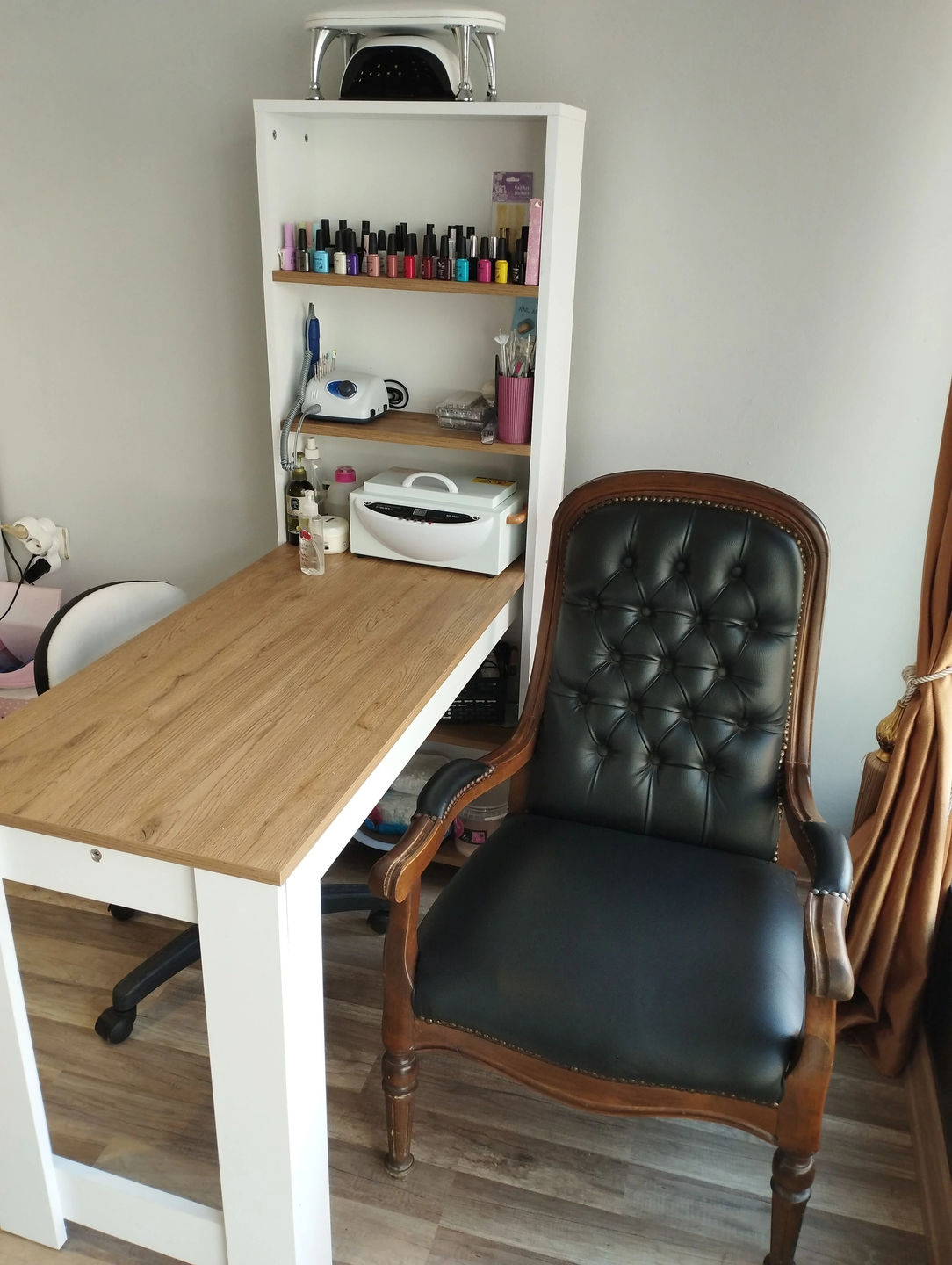 Customer photo review of Rani BJ113 Raflı Manikür Masası Makyaj Masası Sepet Ceviz - Beyaz
