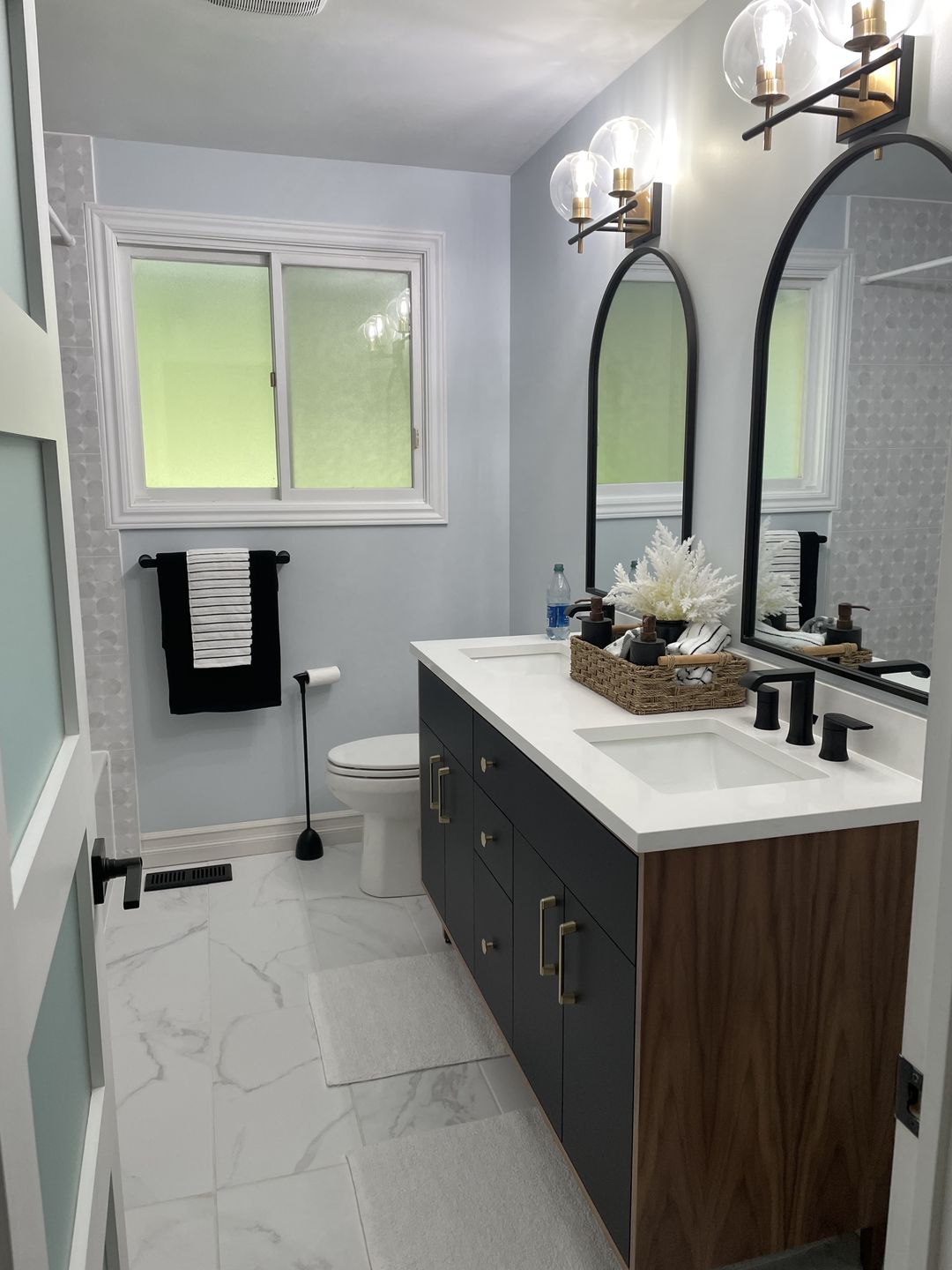 Customer photo review of Sidney 60" Matte Black Bathroom Vanity, Double Sink