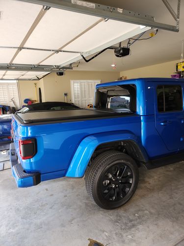 Customer photo review of 2020-2023 Jeep Gladiator PRO Retractable Tonneau Cover