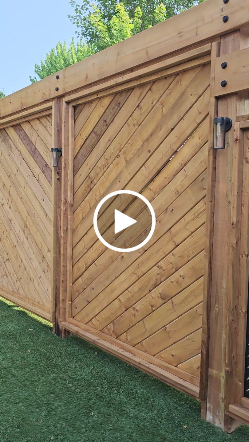 Customer video review of Privacy Screen (Hexx)