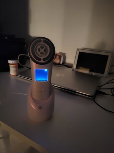 Customer photo review of EvenSkyn® Lumo: Premium Anti-Aging & Skin Tightening Handset