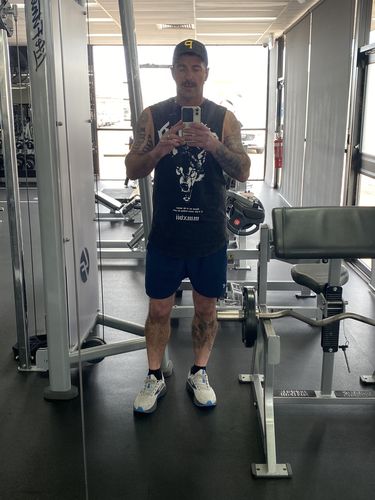Customer photo review of Wolves - Muscle Singlet - Acid Wash / Gold