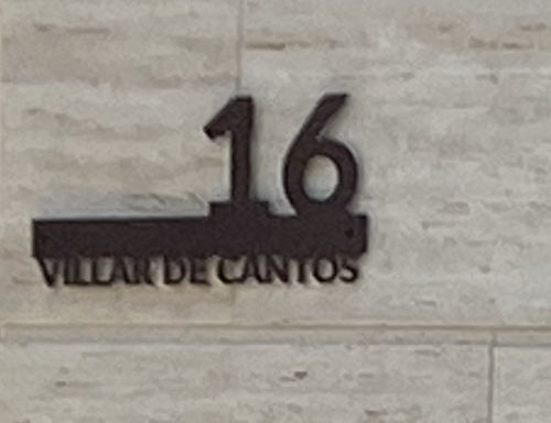 Customer photo review of Numero civico e testo sagomato modello Line 02 Acrilico