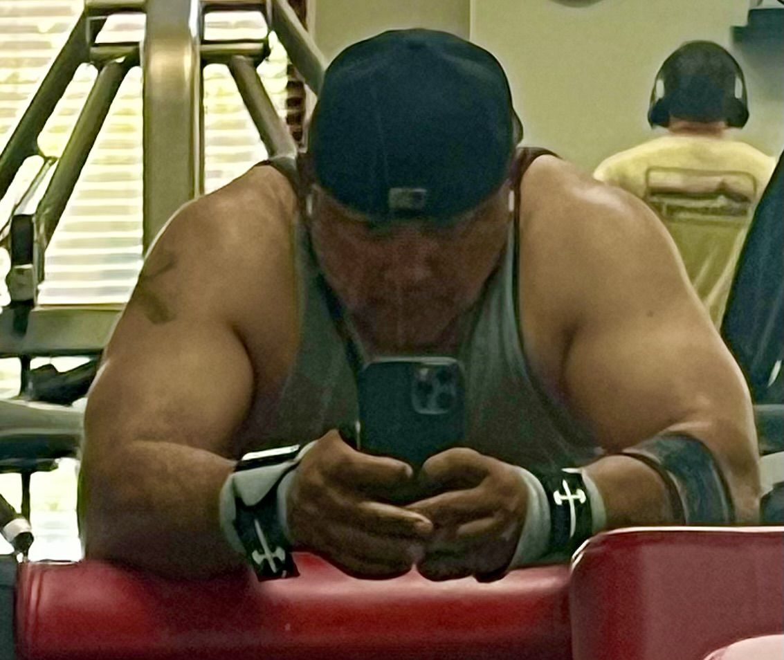 Customer photo review of Wrist Wraps - Grey