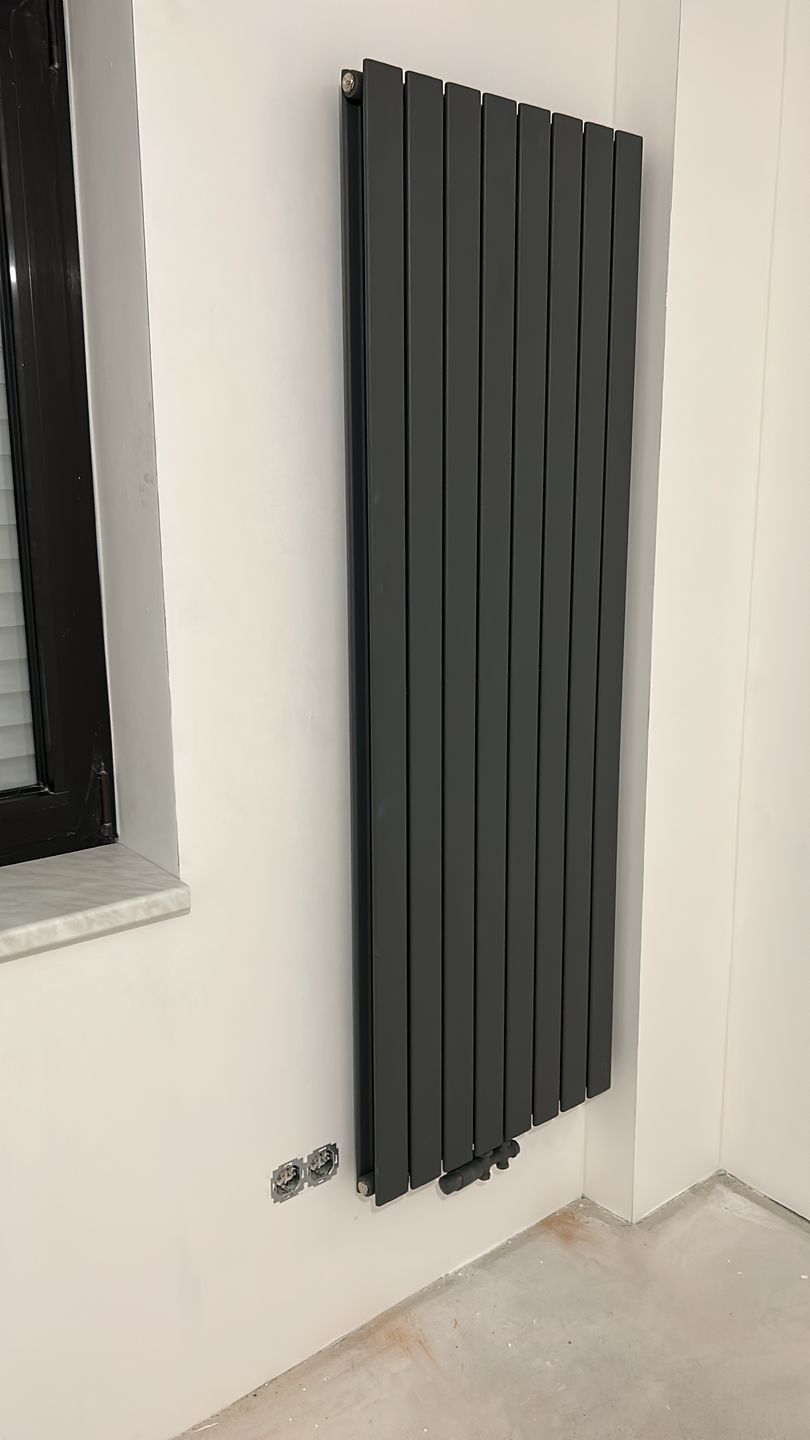 Customer photo review of SONNI Flach Heizkörper Paneelheizkörper Wandheizung Mittelanschluss 1800*616mm Anthrazit