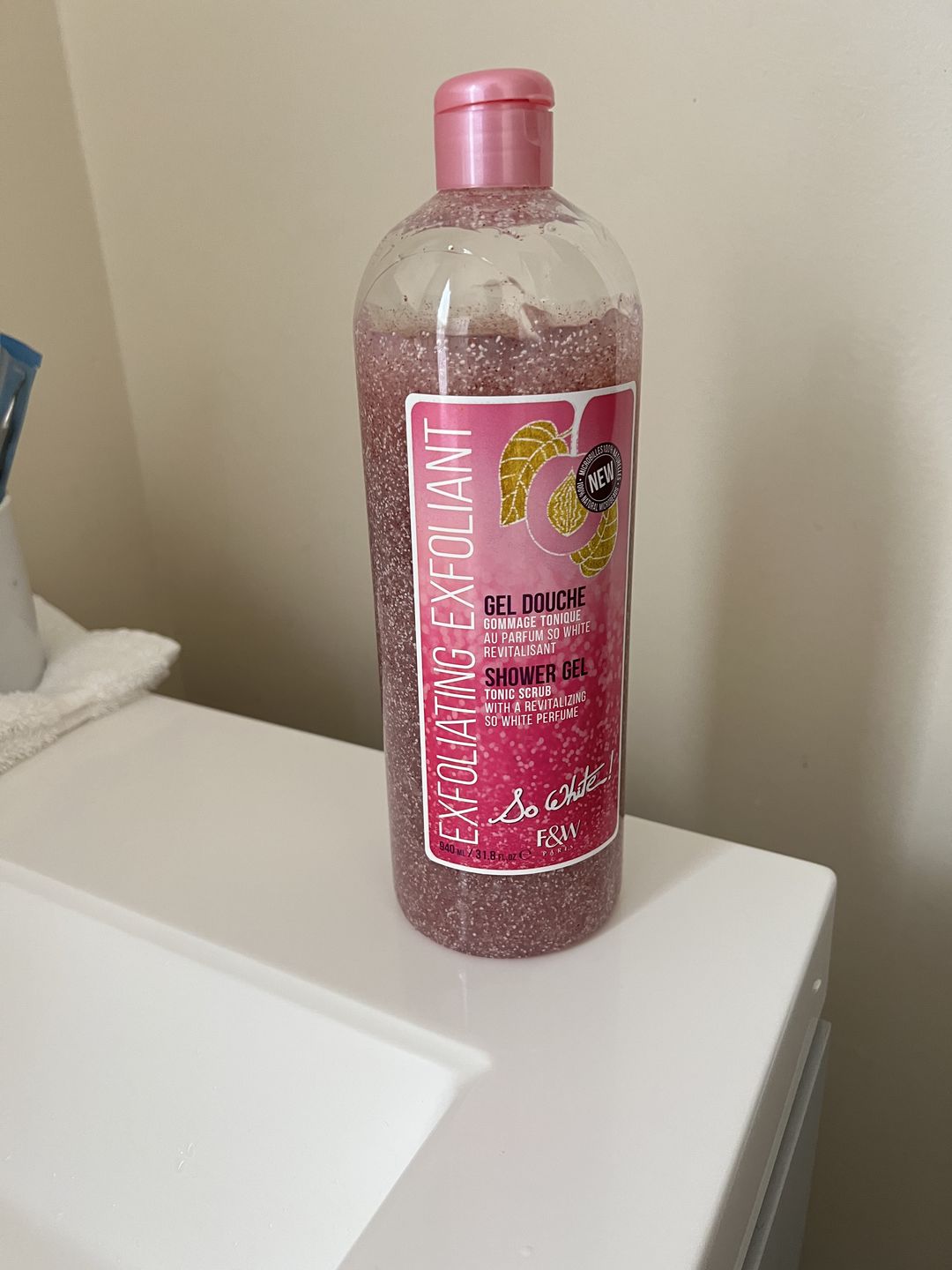 Customer photo review of Fair and White So White! Exfoliating Shower Tonic Scrub 940ml / 31.78 fl oz