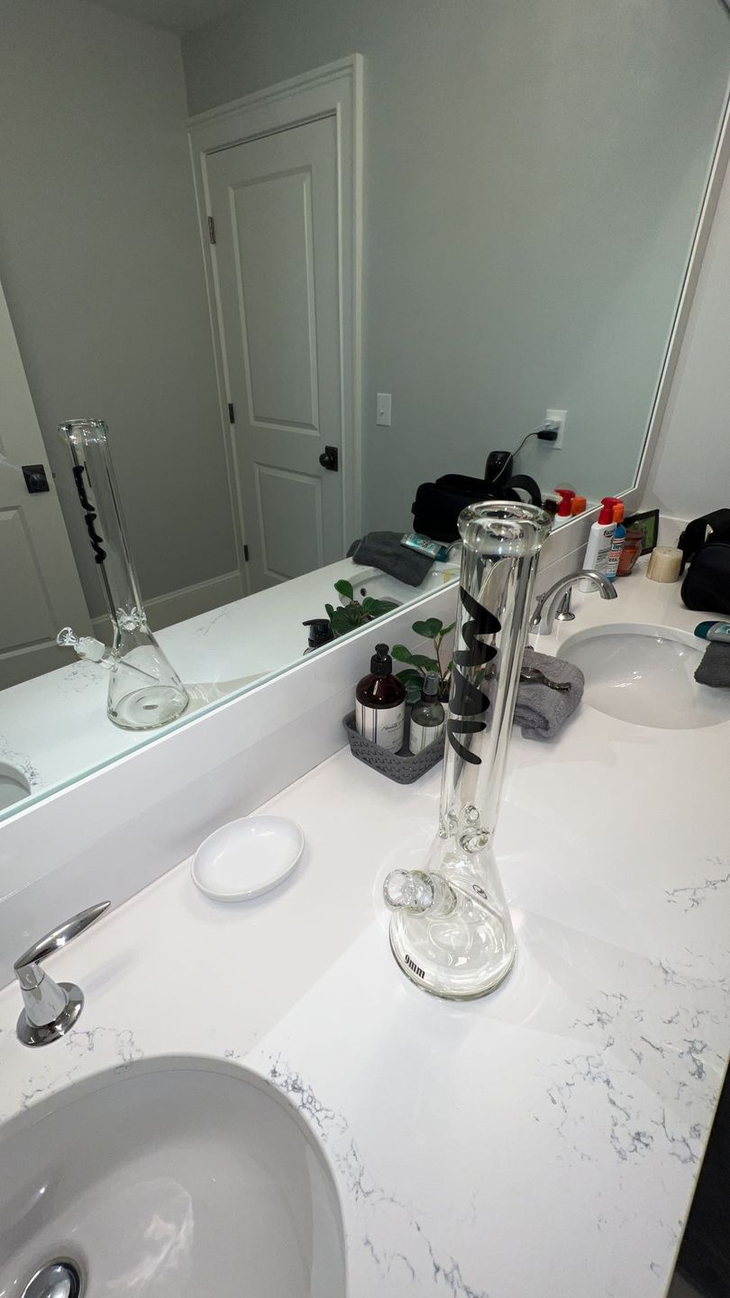 Customer photo review of 18" x 9mm Beaker Bong