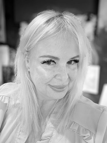 Customer photo review of L.W.I Icons Only Russian Magnetic Lashes