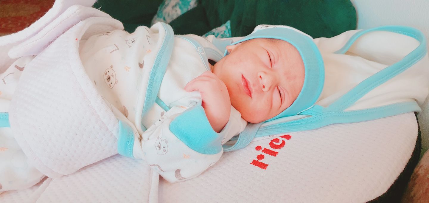 Customer photo review of Baby Acid Reflux Wedge Pillow - Ratel