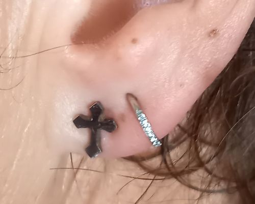 Customer photo review of Les piercings Sara