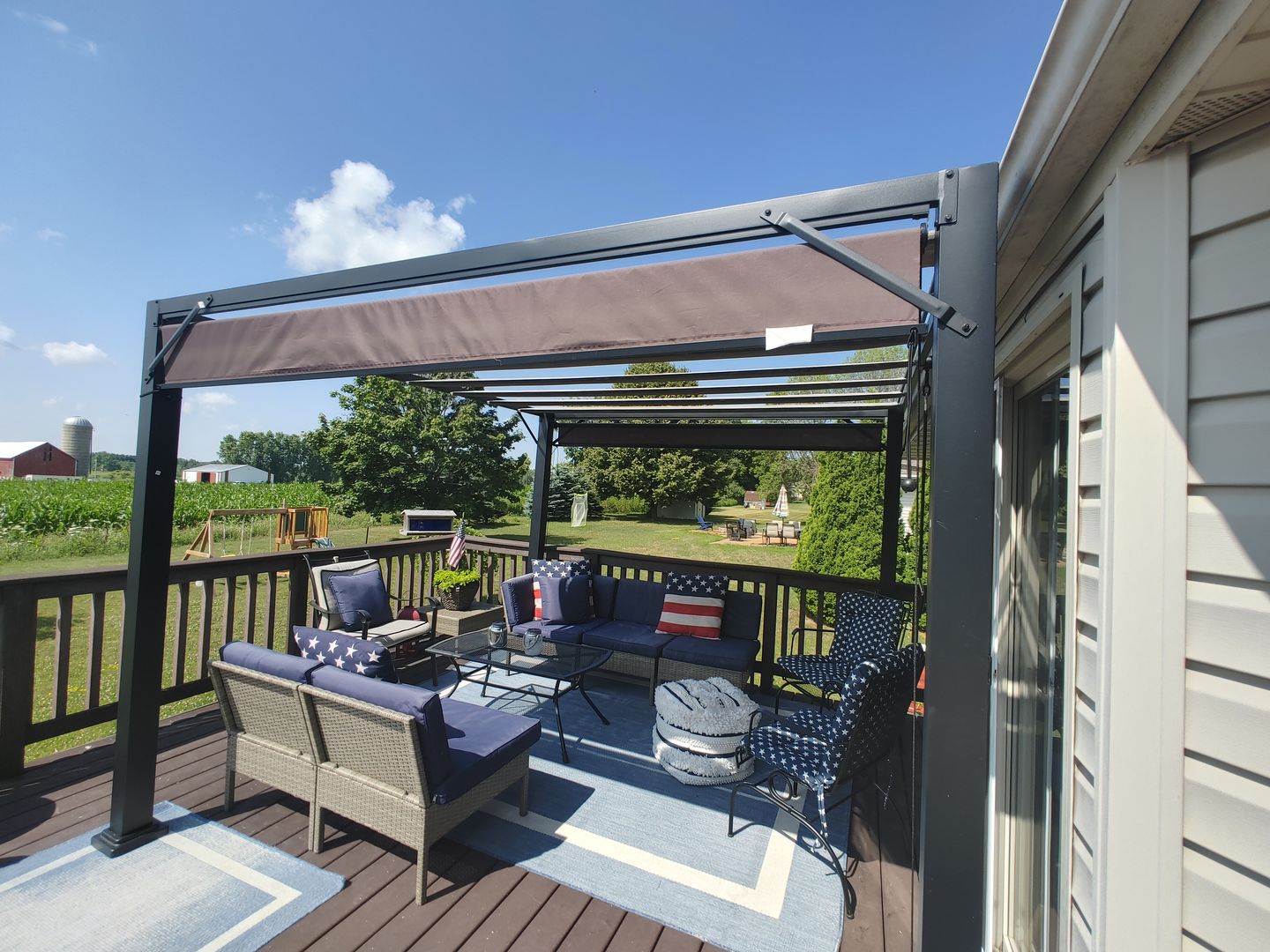 Customer photo review of 10' x 10' Brunson Pergola with Adjustable Roof Panels