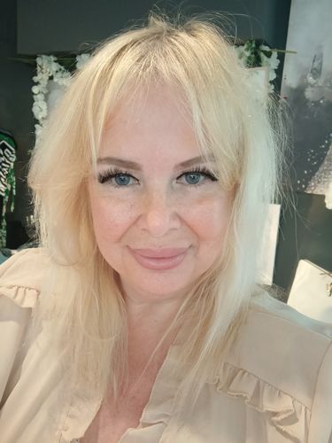 Customer photo review of L.W.I Goal Digger Russian Magnetic Lashes