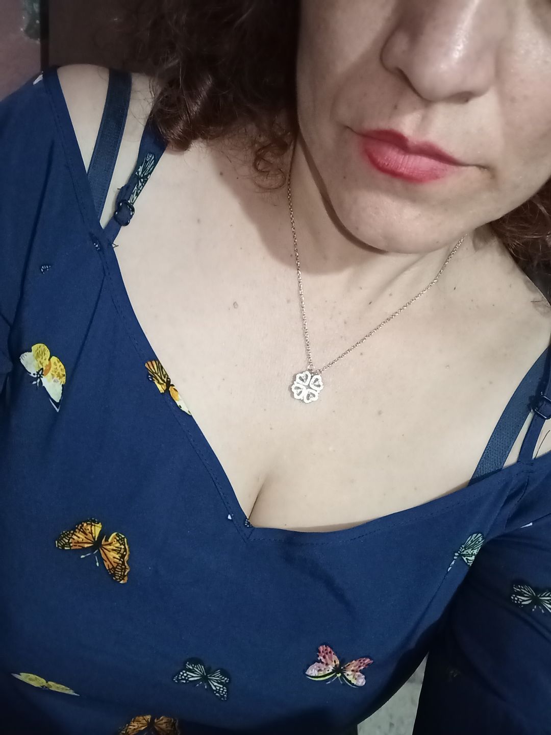 Customer photo review of Collar Trébol de Corazones con Imán