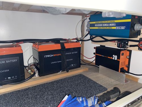 Customer photo review of iTECHBC20 Battery Charger 20 Amp 12v iTechworld for Car, Boat, Caravan