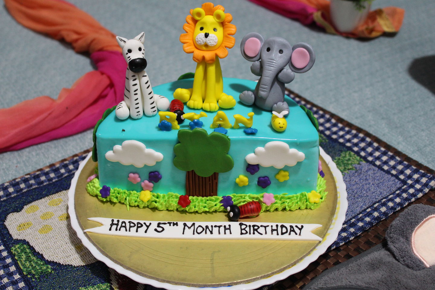 Customer photo review of Half Jungle Design Cake